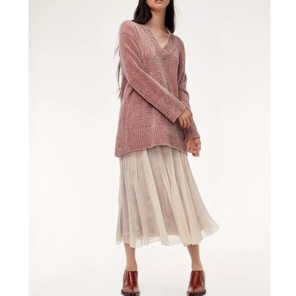 Aritzia Wilfred Violetta Long Sleeve Chenille V-neck Sweater Rose Mauve Sz M - Picture 1 of 16